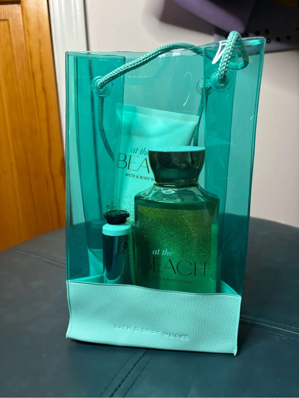 Bath & Body Works Teal 'At The Beach' Shower & Lotion Tote Set